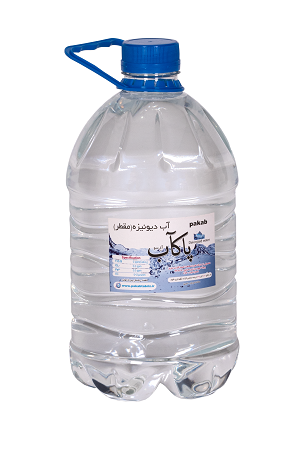 تصویر  آب مقطر پاکاب(4 لیتری)
